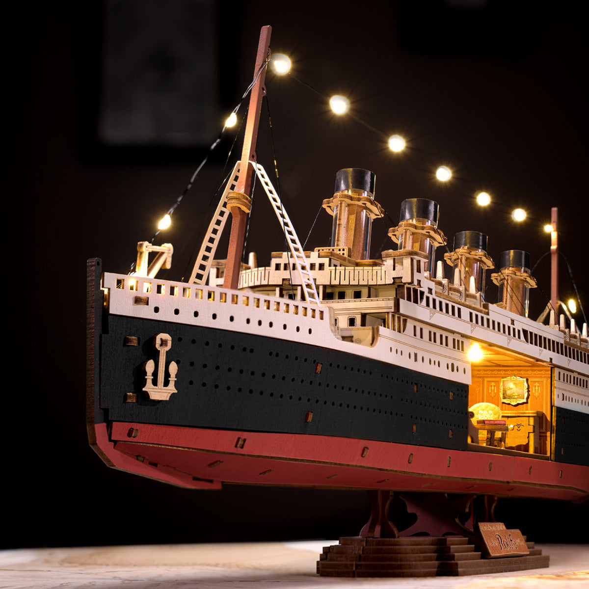 Rolife 1912·Eternal Atlantic Voyager 3D Wooden Puzzle TGL02 3D wooden puzzle model, detail of decorative elements and finish