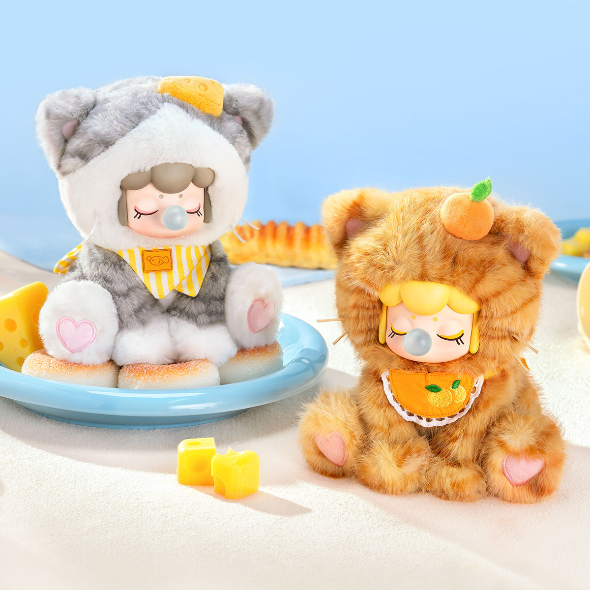 Rolife Nanci's Tea Time Kitties Surprise Plush Dolls MNDXX collectible figure, top-down view of layout and arrangement