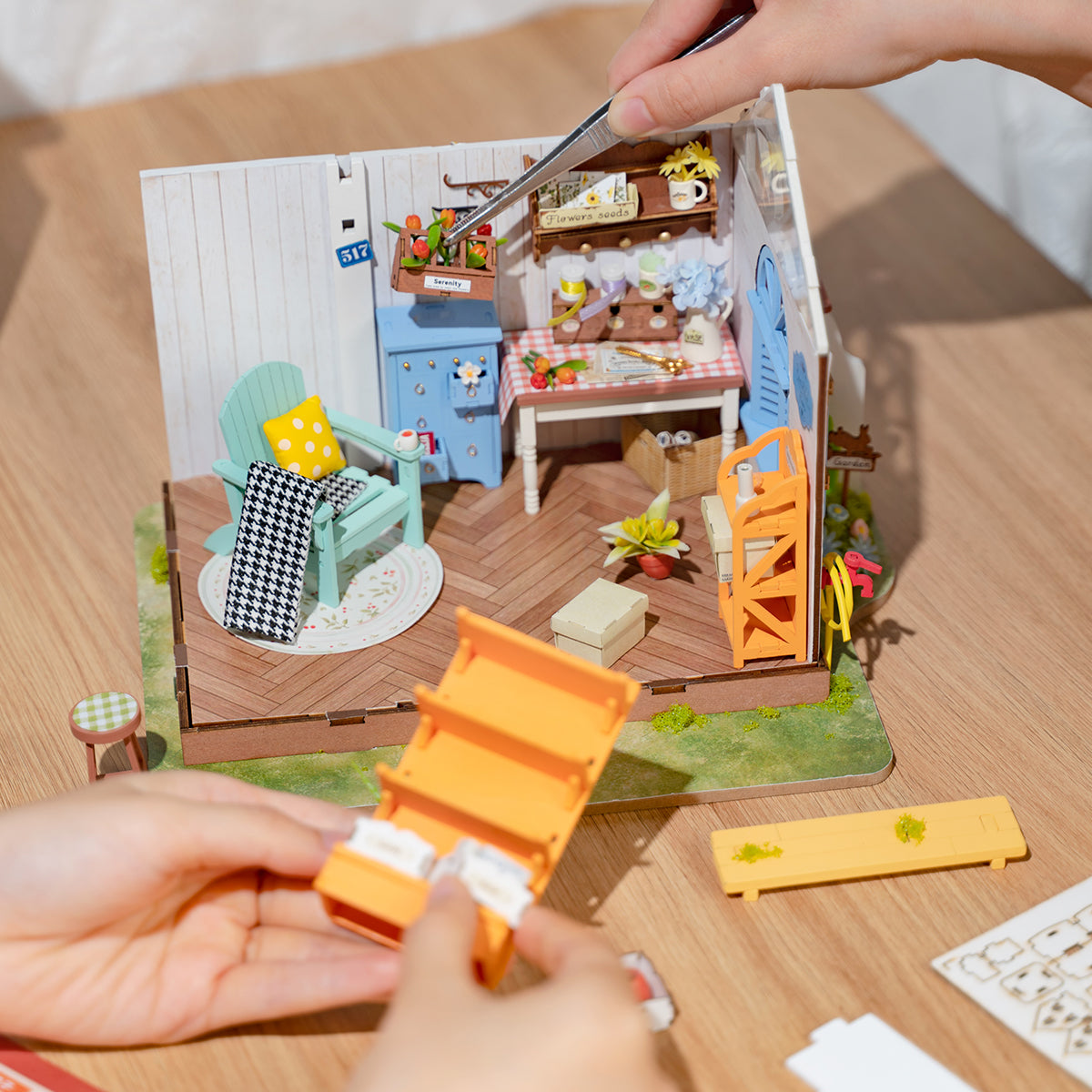 Rolife Traumhaftes Gartenhaus DIY Miniatur-Haus Bausatz DG163
