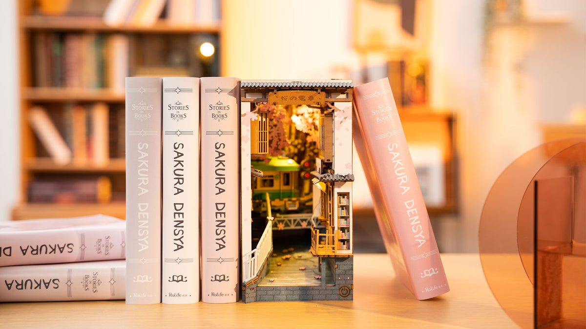 Rolife Sakura Densya book nook