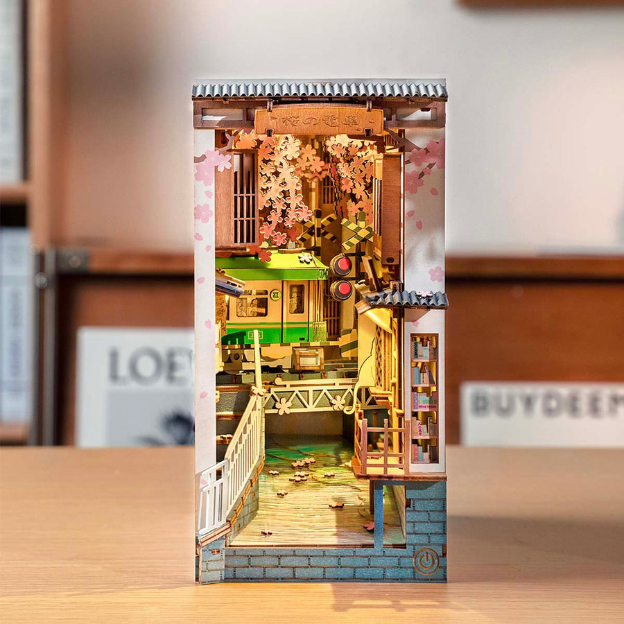 Rolife Sakura Densya DIY Book Nook Kit TGB01