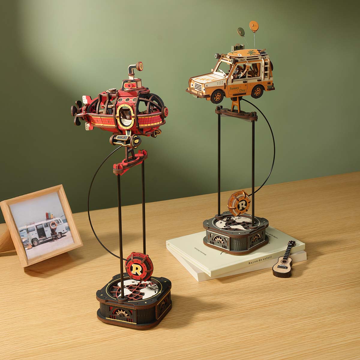 ROKR Deep-Sea Adventurer pendulum balance toy 3D puzzle, detail close-up MCD04