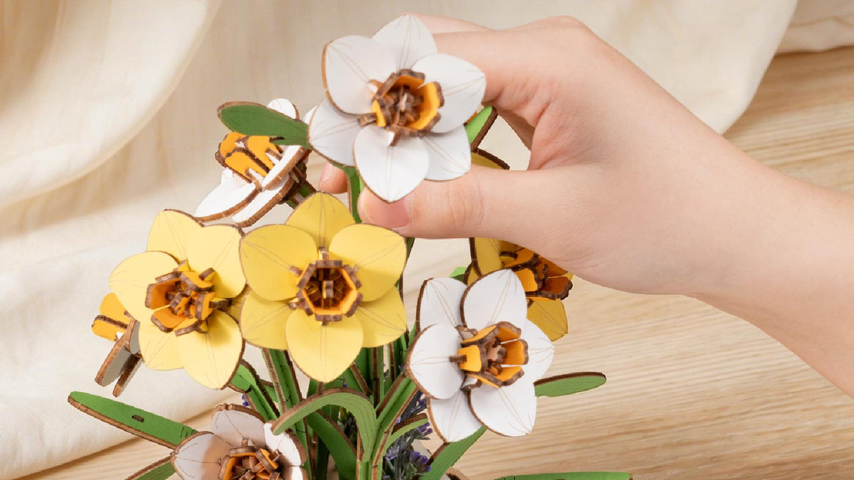 Multi-hole Design Easily Arrange Floral Scenes