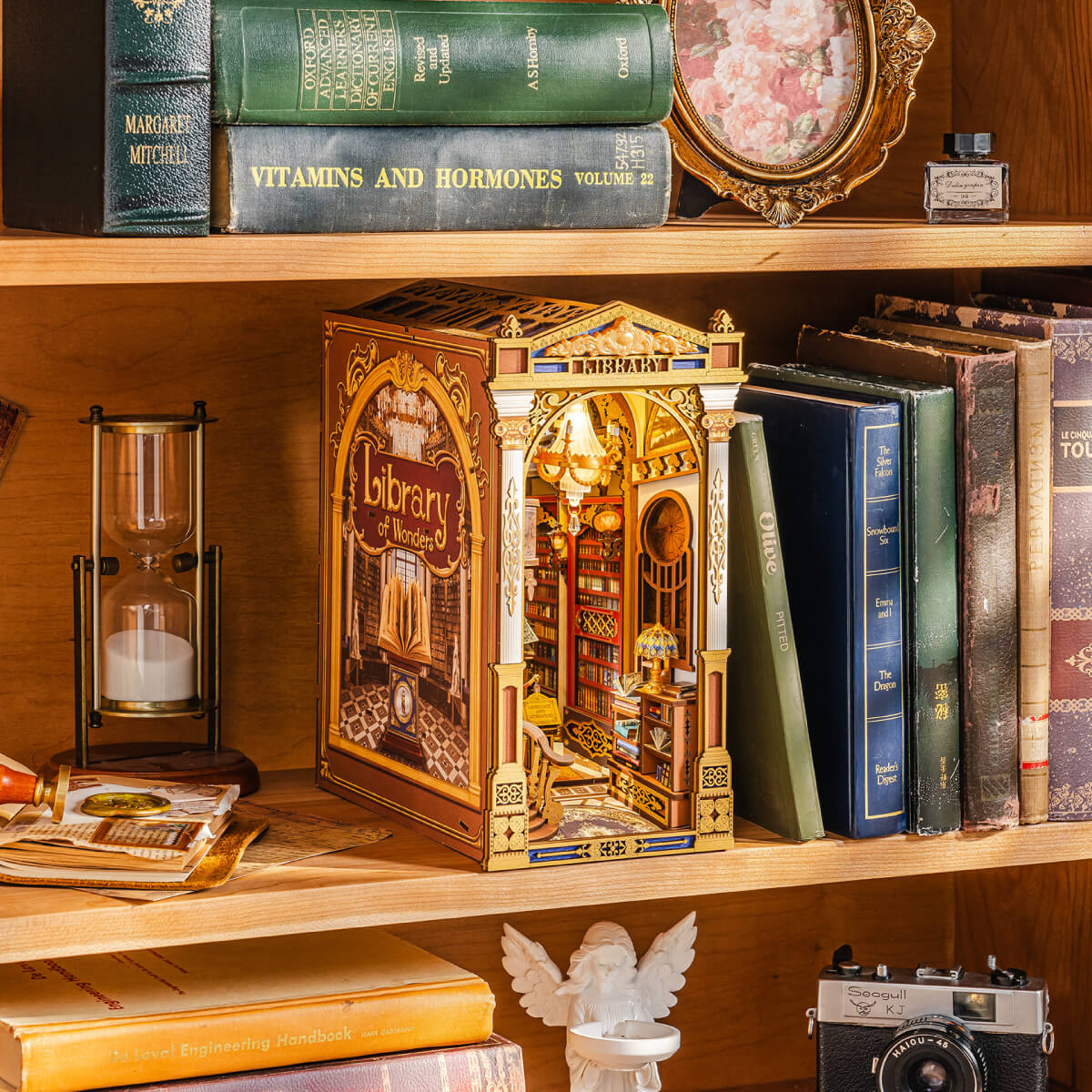 Rolife Library of Wonders Book Nook TGB16 3D wooden puzzle model, top-down view of layout and arrangement