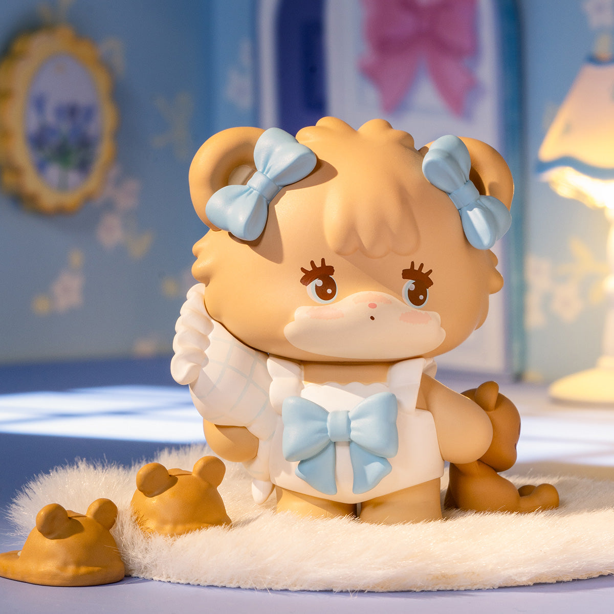 Rolife Mikko Babies' Little World Surprise Figure Doll MAXX collectible figure, top-down view of layout and arrangement