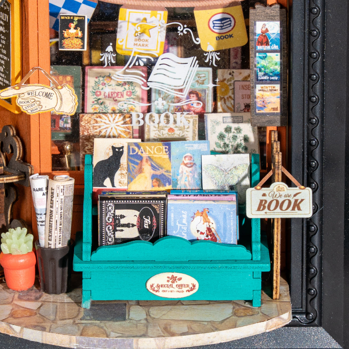 Rolife Old Times Bookstore 3D Wooden Puzzle DP004 3D wooden puzzle model, close-up of interior components and accessories
