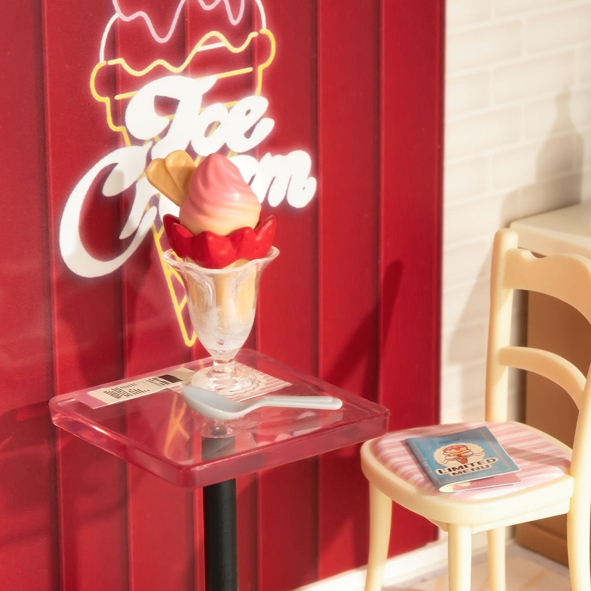 Rolife Flavorful Ice Cream DIY Miniature House DW018B, DIY miniature dollhouse kit, side view