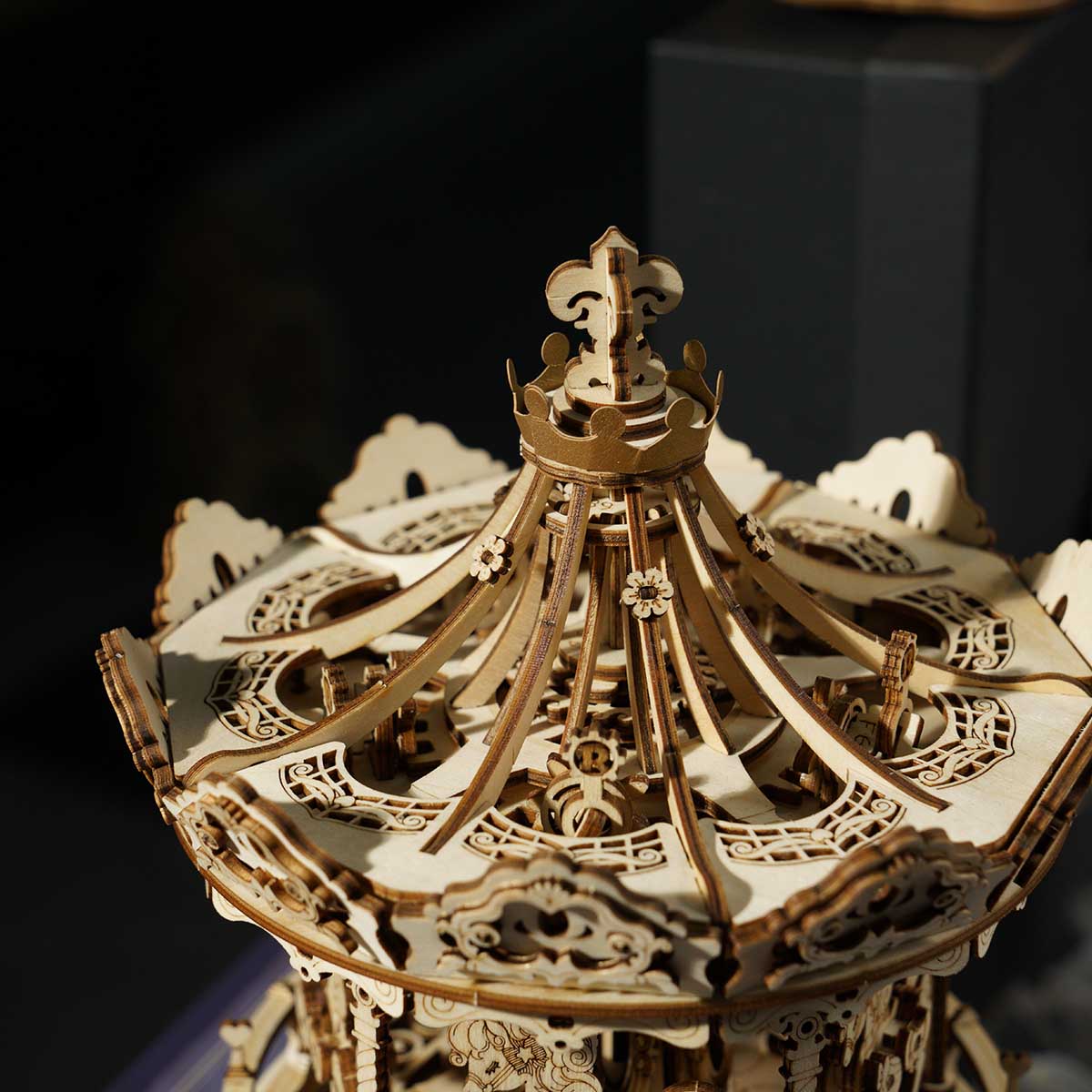 ROKR Romantic Carousel wooden music box top dome close up with crown finial and decorative laser cut pattern