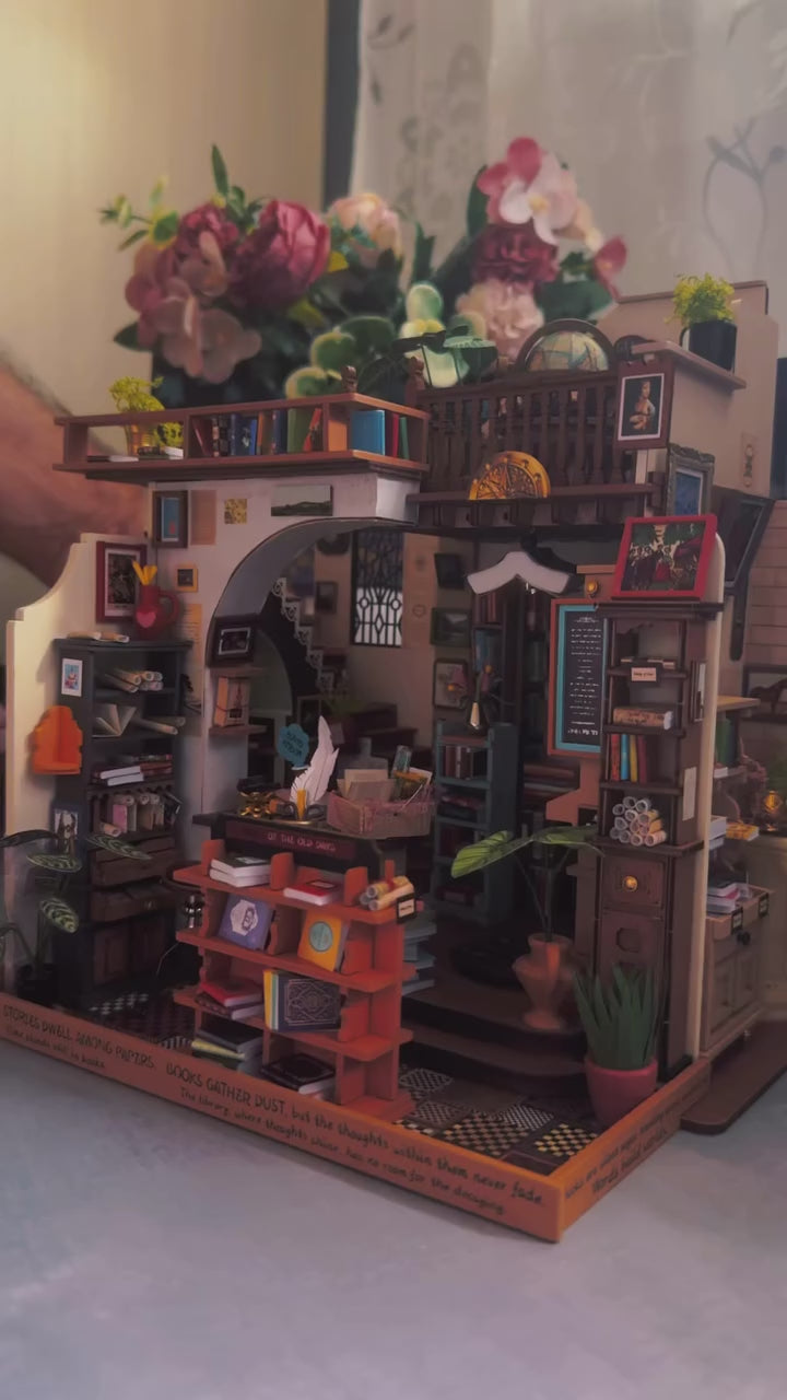 Rolife DIY Miniature House - Pagestory Books DH103