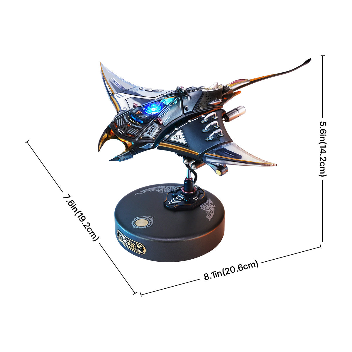 ROKR Manta Ray MI06 assembled manta ray model with dimension callouts showing 8.1 inches wide by 7.6 inches deep by 5.6 inches tall on white background