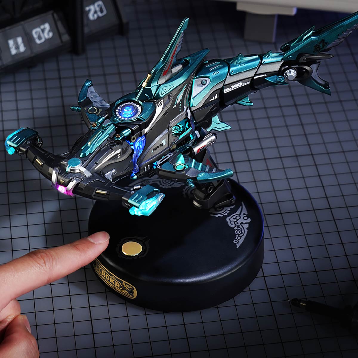ROKR Hammerhead Shark Model 3D Puzzle MI07 3D wooden puzzle model, detail of decorative elements and finish