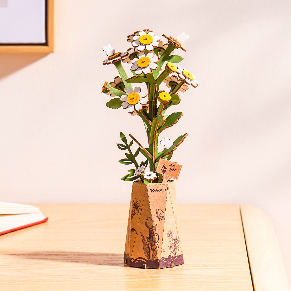 Rowood Chamomile DIY Wooden Flower 3D Puzzle TW061, 3D wooden DIY flower puzzle, close-up detail